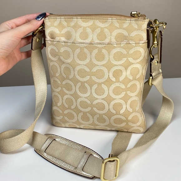 Coach Gold Metallic Signature Optic Art Swingpack Crossbody Bag 45536 - Picture 5 of 10